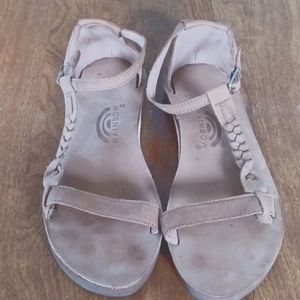 Rainbow Tan Women's sandals. Size 9